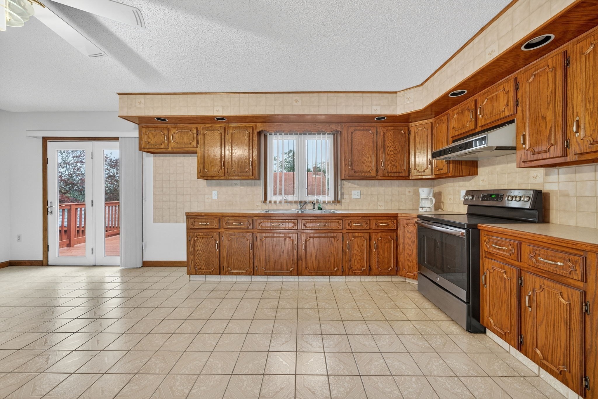 125 Angell St., Fall River, MA 02723 - Image 23