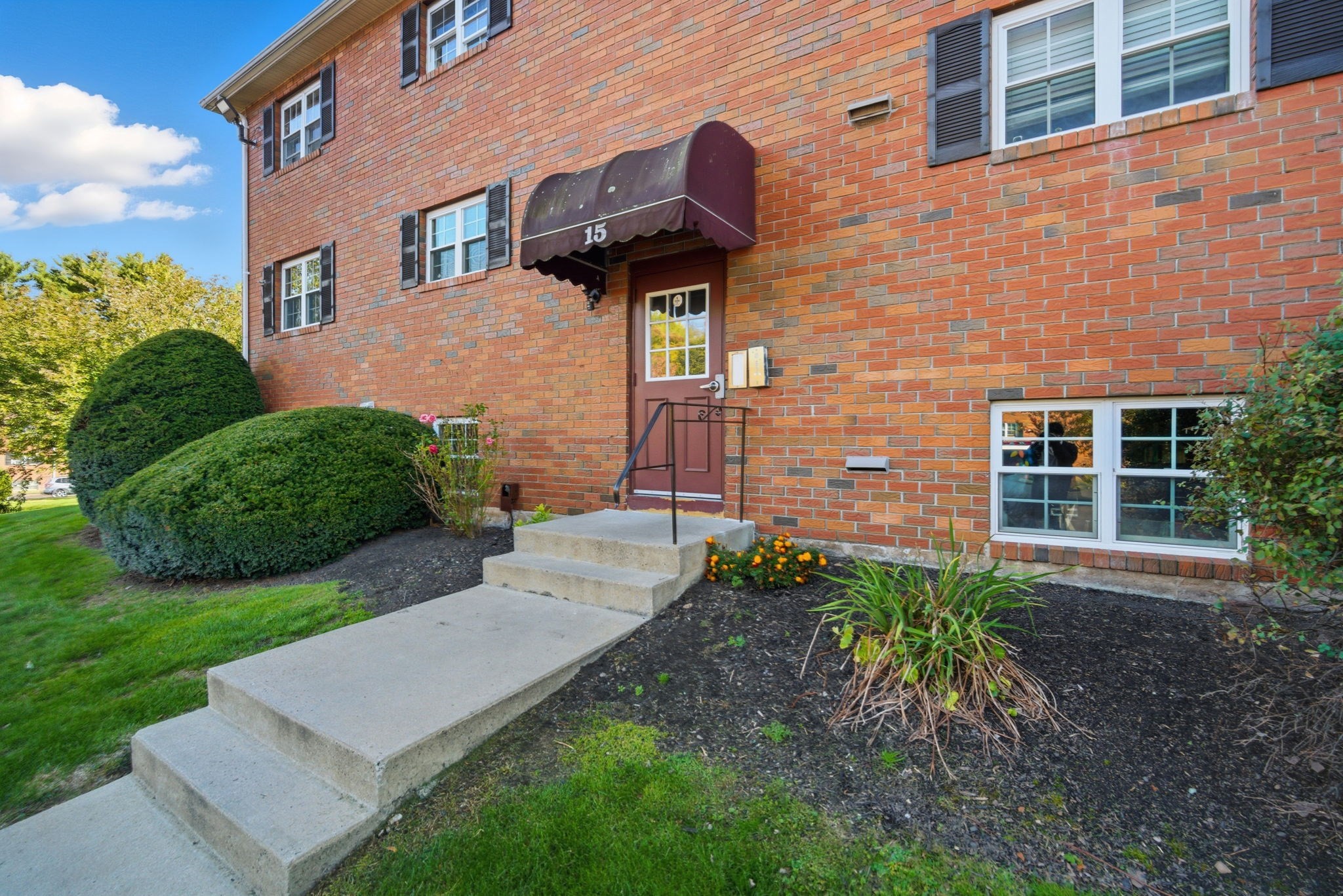 15 Maple Crest Cir Unit D, Holyoke, MA 01040 - Image 2