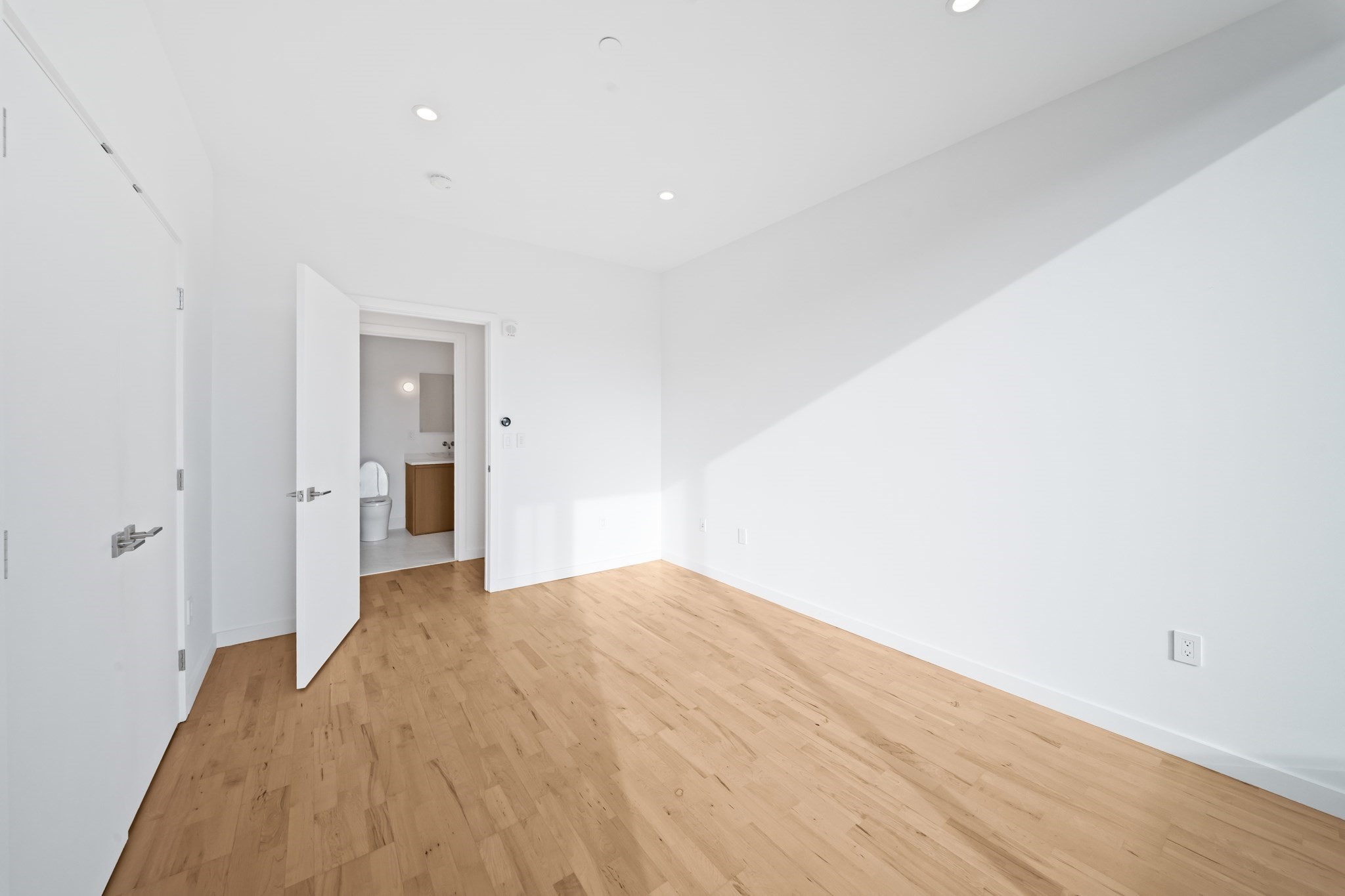 346 Congress Street Unit 703, Seaport, Boston, MA 02210 - Image 17