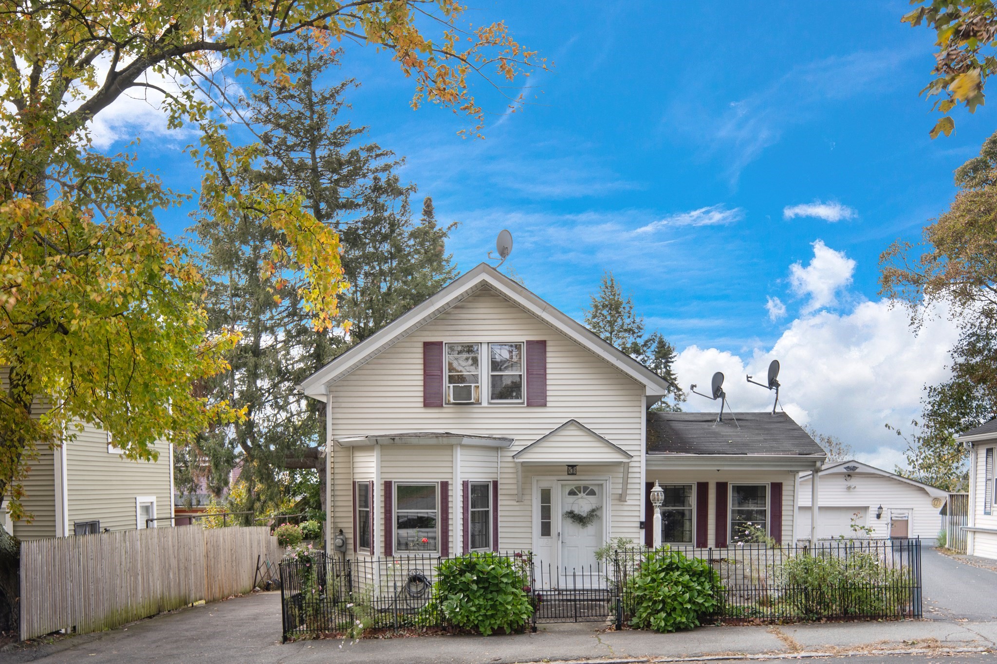 12 Fremont St, Lowell, MA 01850