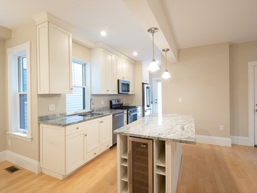 24 Hall Street, Apt 1