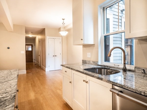 24 Hall Street, Apt 1