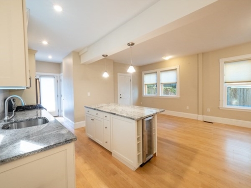 24 Hall Street, Apt 1