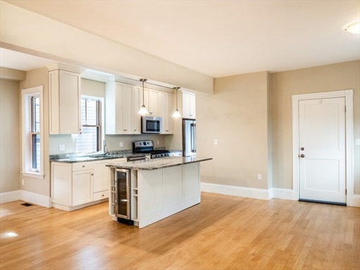 24 Hall Street, Apt 1