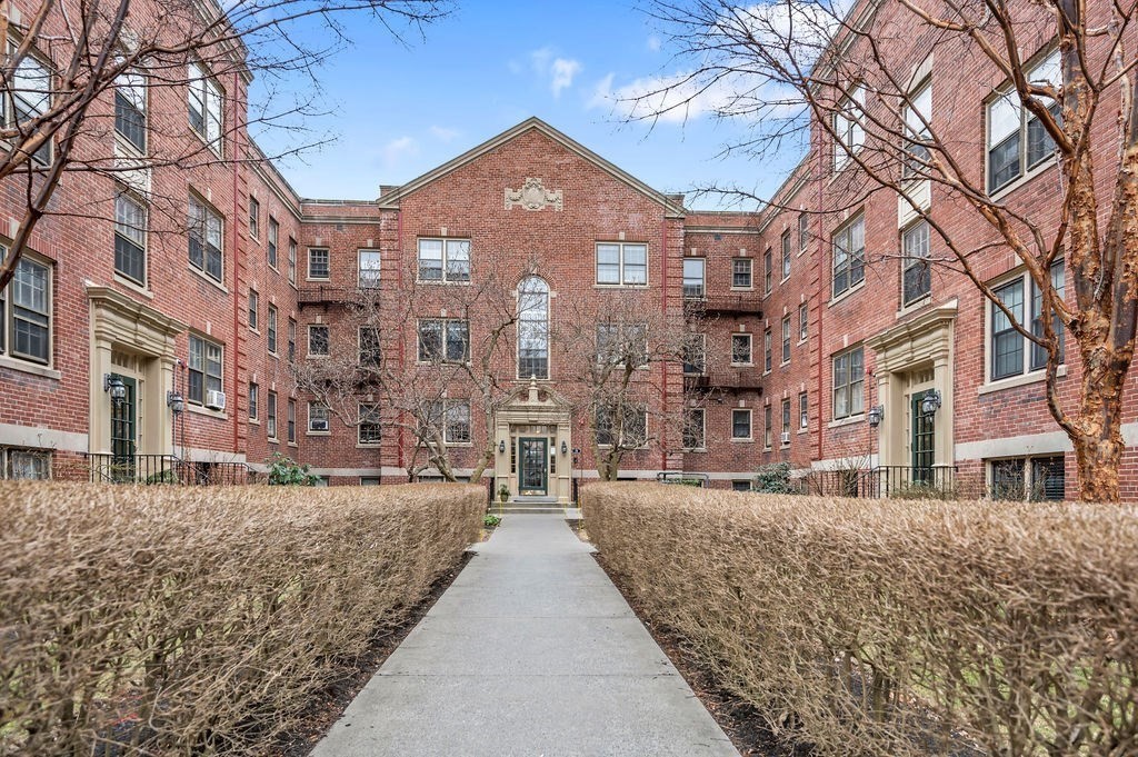 56 Elm St Unit 1, Worcester, MA 01609