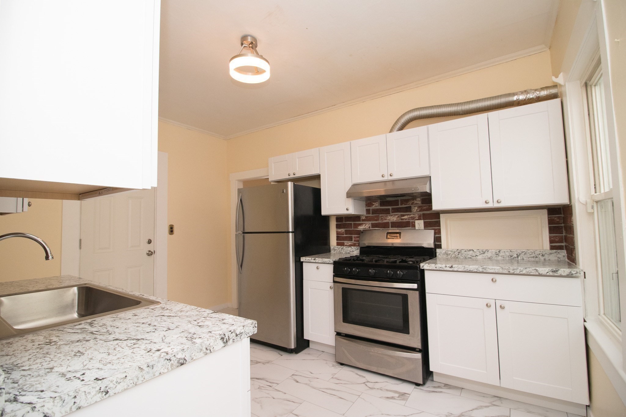 158 Concord St, Lowell, MA 01852 - Image 9