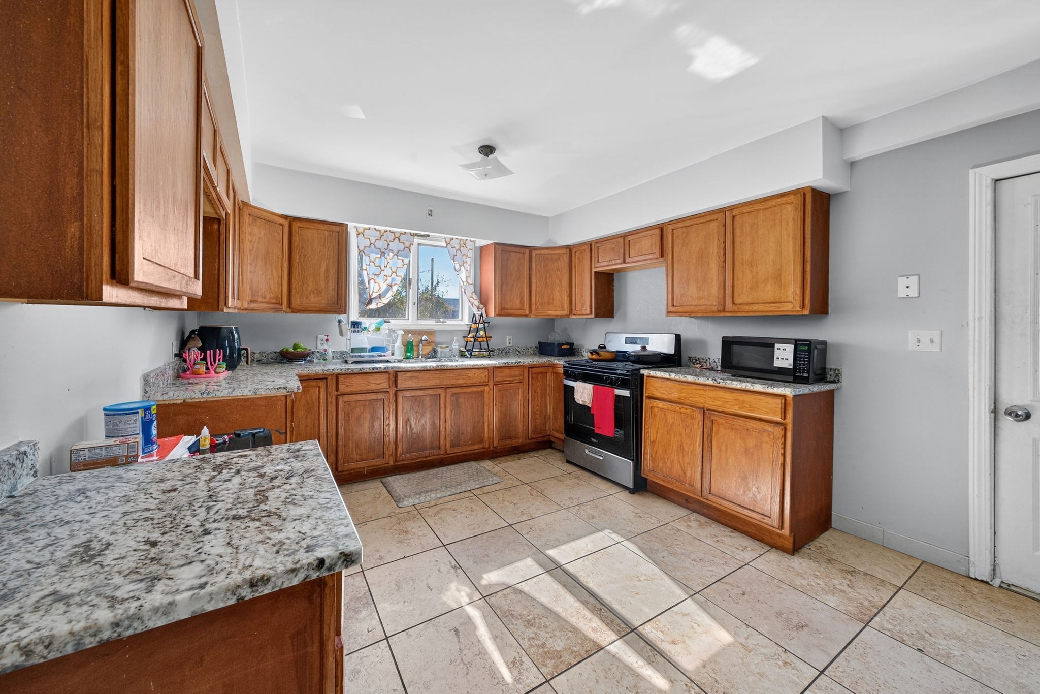 125 Carl St, Fall River, MA 02721 - Image 17
