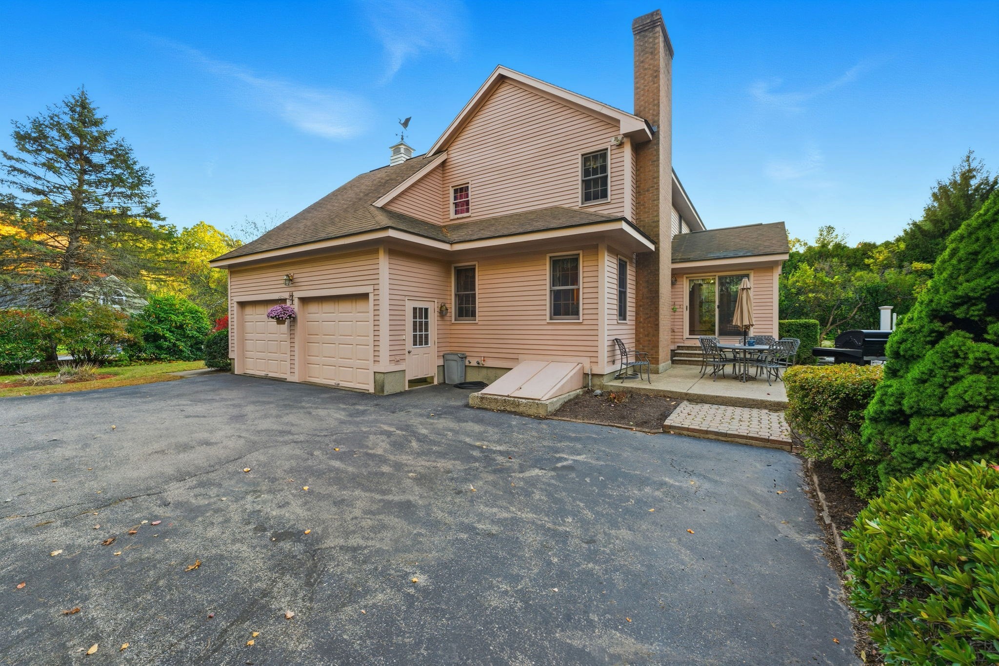99 Country Club Dr, Northbridge, MA 01588 - Image 37