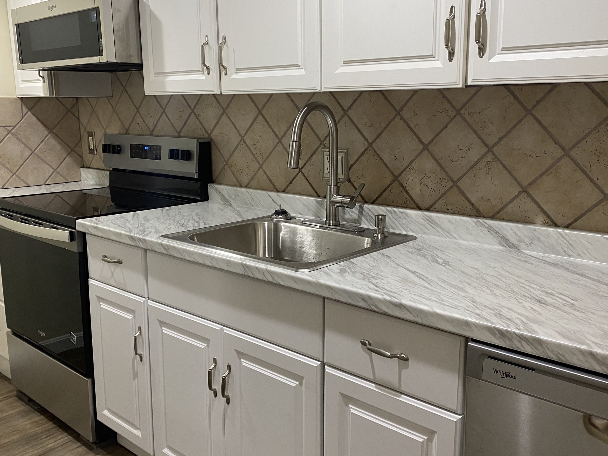 10 Mason Ct Unit 10, Amesbury, MA 01913 - Image 3