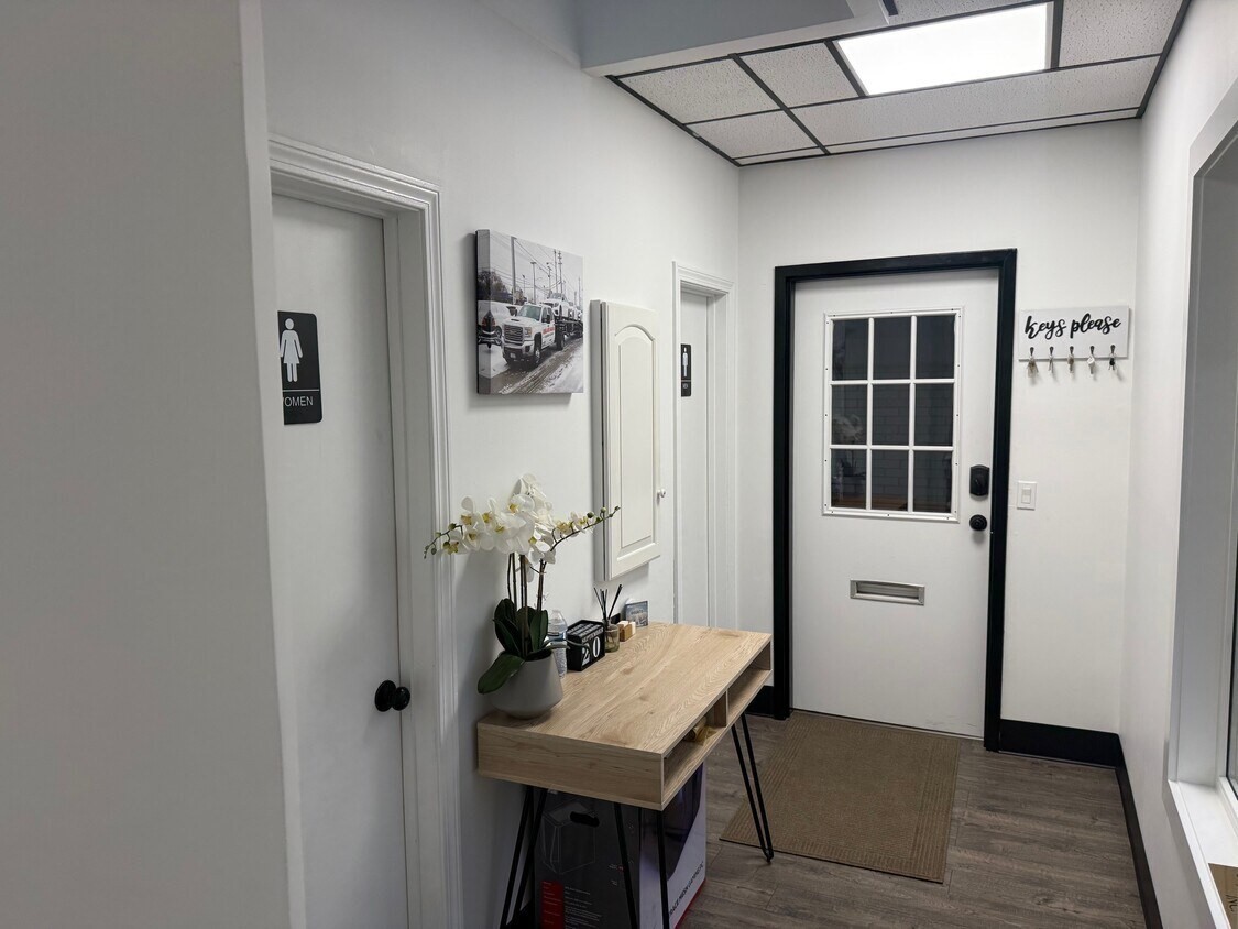 584 Meadow St, Agawam, MA 01001 - Image 22