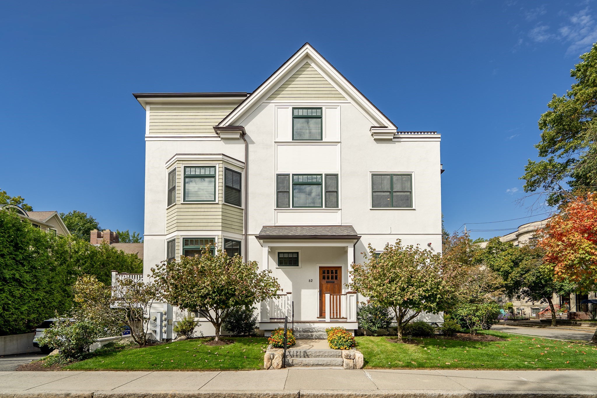 82 Green St Unit 82, Brookline, MA 02446