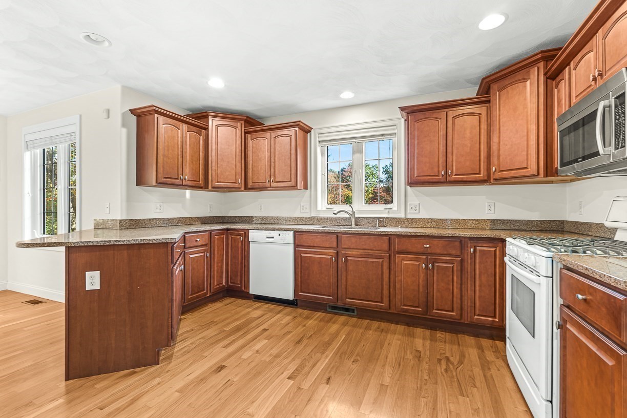 109 Meadow Creek Dr, Dracut, MA 01826 - Image 13