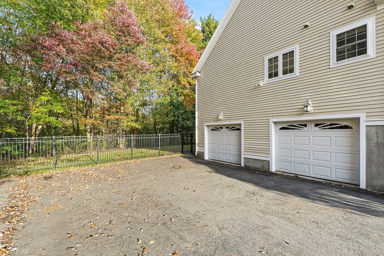 109 Meadow Creek Dr, Dracut, MA 01826 - Image 34