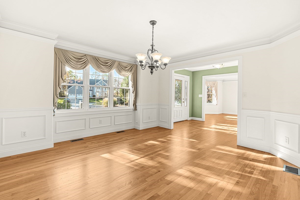 109 Meadow Creek Dr, Dracut, MA 01826 - Image 7