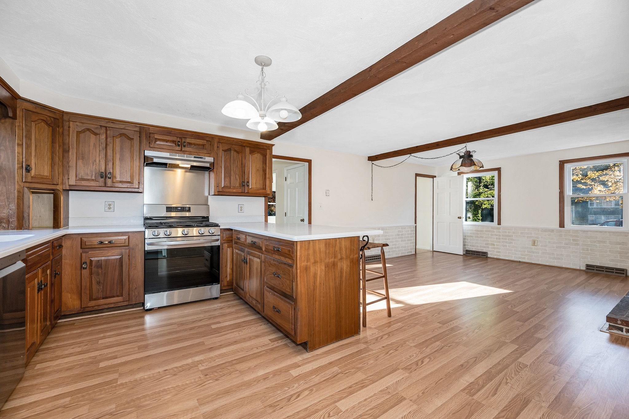 18 Beech St, Townsend, MA 01469 - Image 2