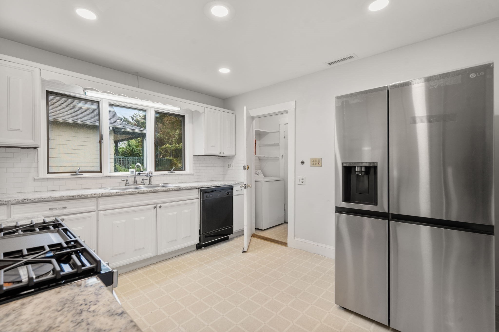 56 Edgecliff Rd, Watertown, MA 02472 - Image 20