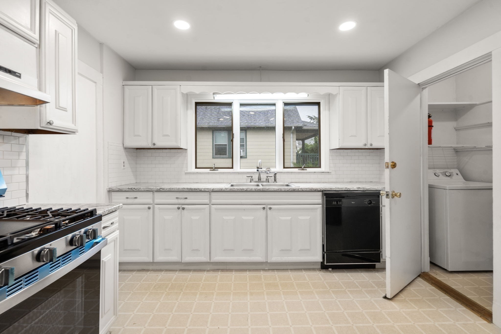 56 Edgecliff Rd, Watertown, MA 02472 - Image 21