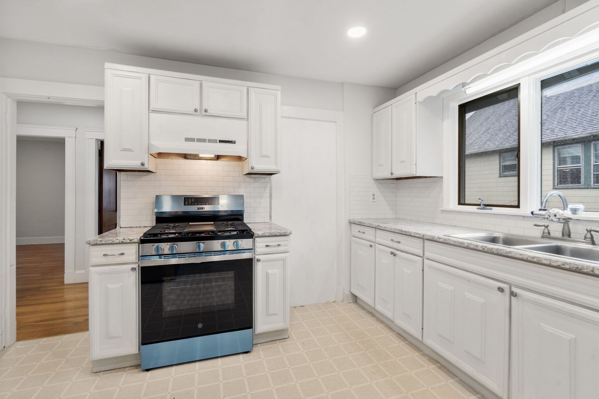 56 Edgecliff Rd, Watertown, MA 02472 - Image 22