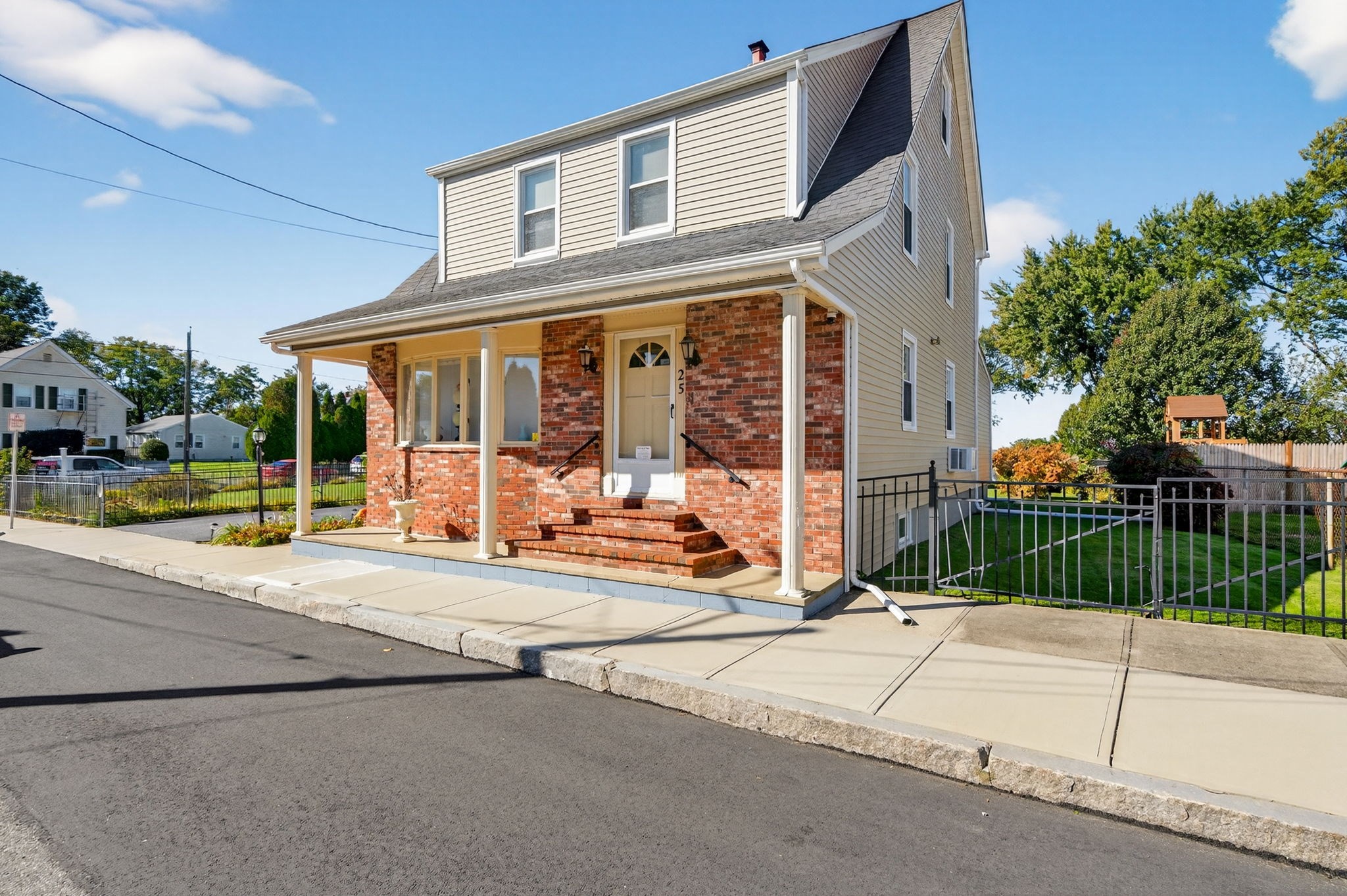 25 Winward St, Fall River, MA 02724 - Image 12