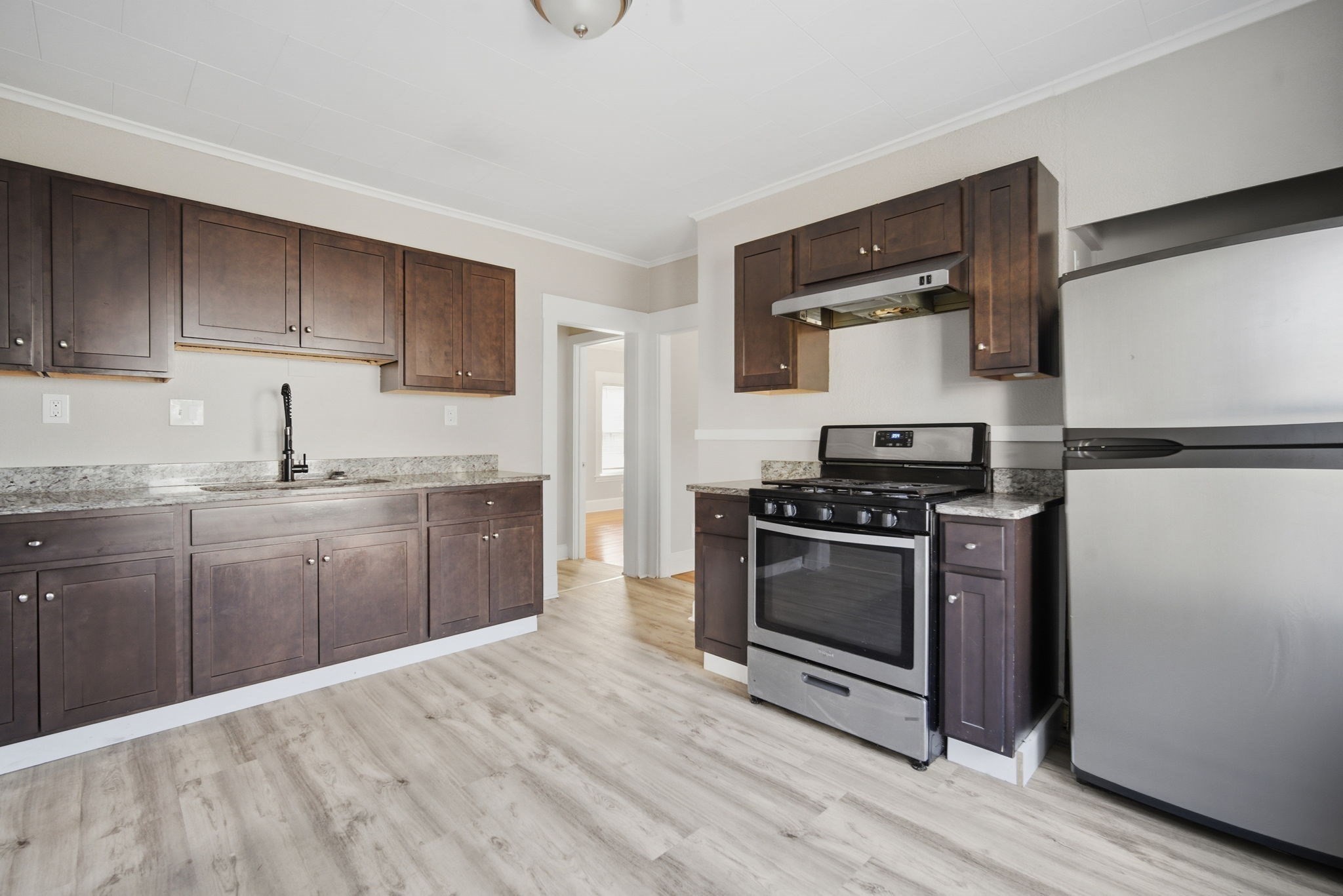 35 Whittier St, Springfield, MA 01108 - Image 6