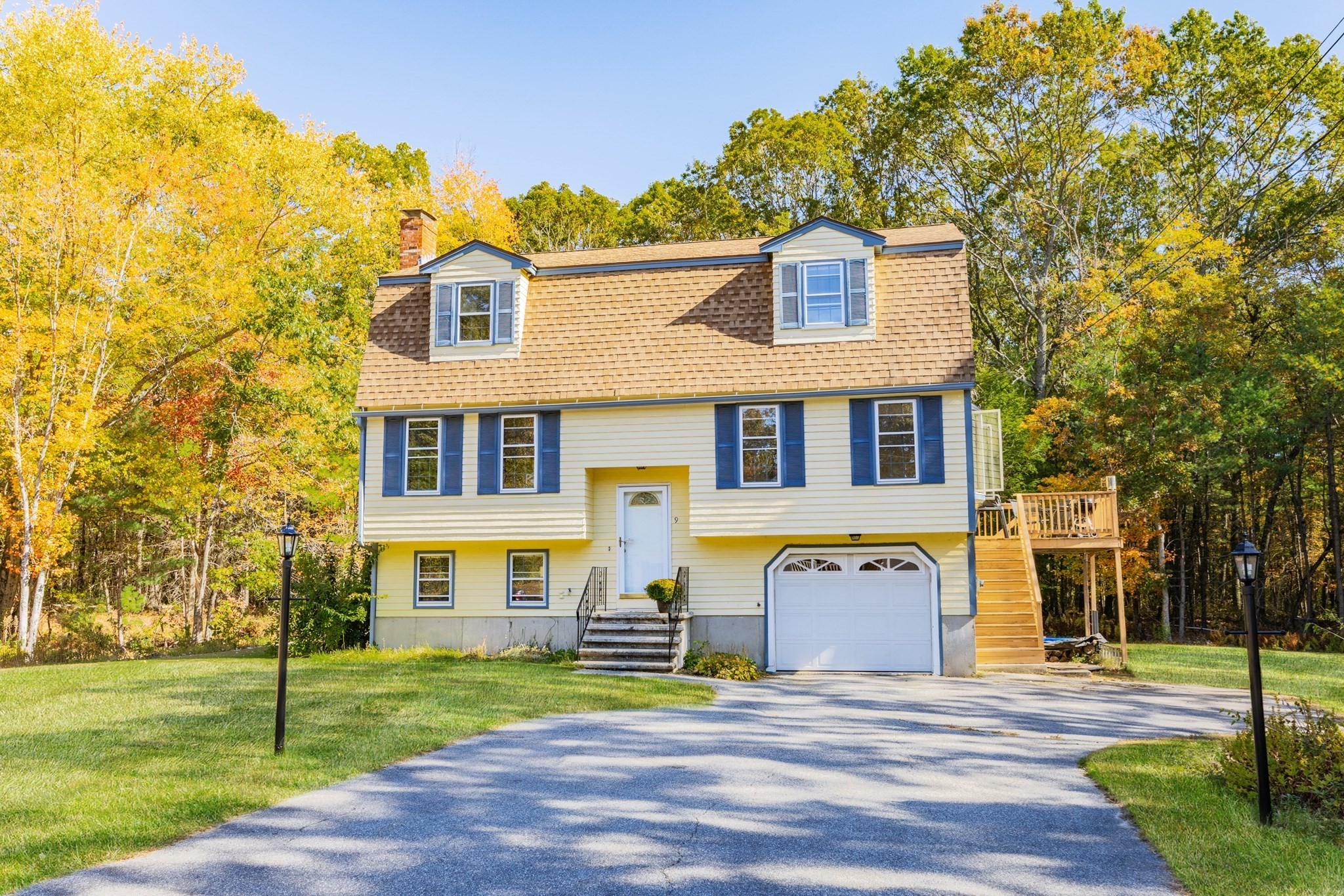 9 Laurie Ann Ln, Billerica, MA 01862