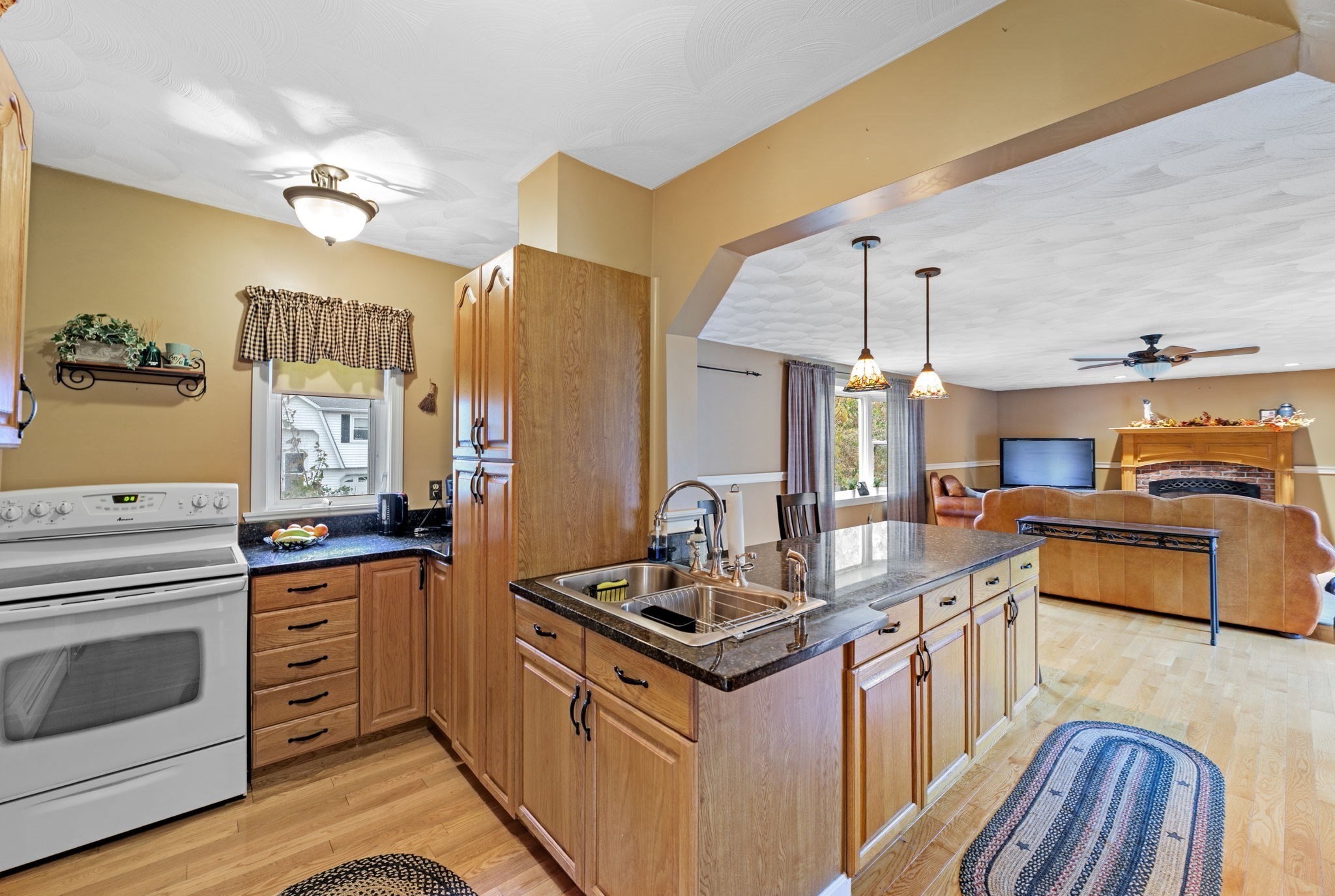 25 Thayer St, Methuen, MA 01844 - Image 3