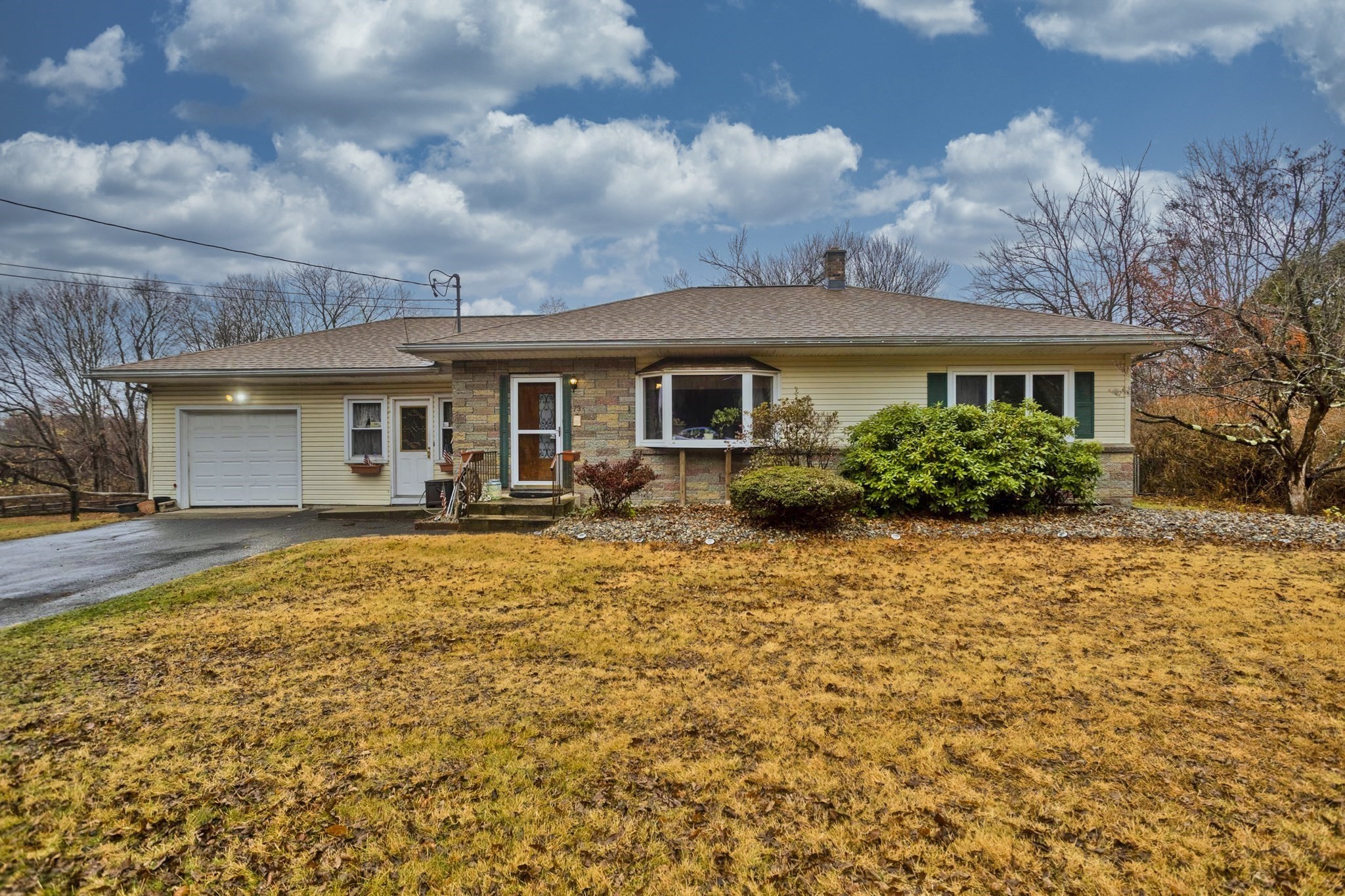 73 Amherst St, Granby, MA 01033