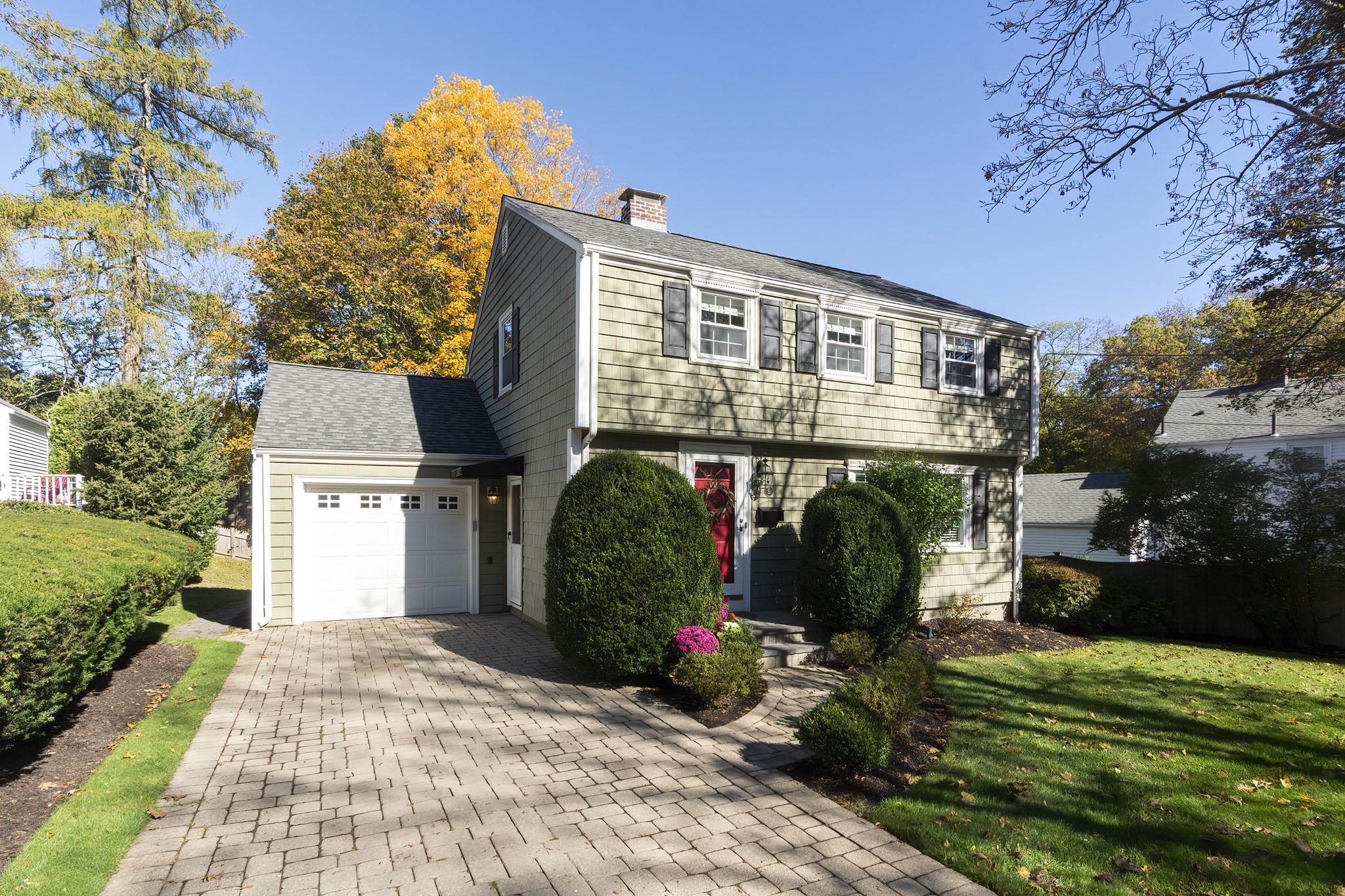 5 Norwich Cir, Medford, MA 02155
