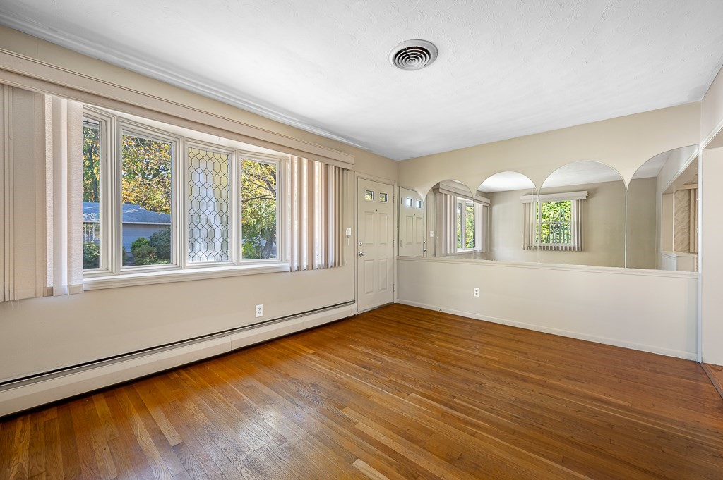 4 Harold St, Worcester, MA 01604 - Image 8