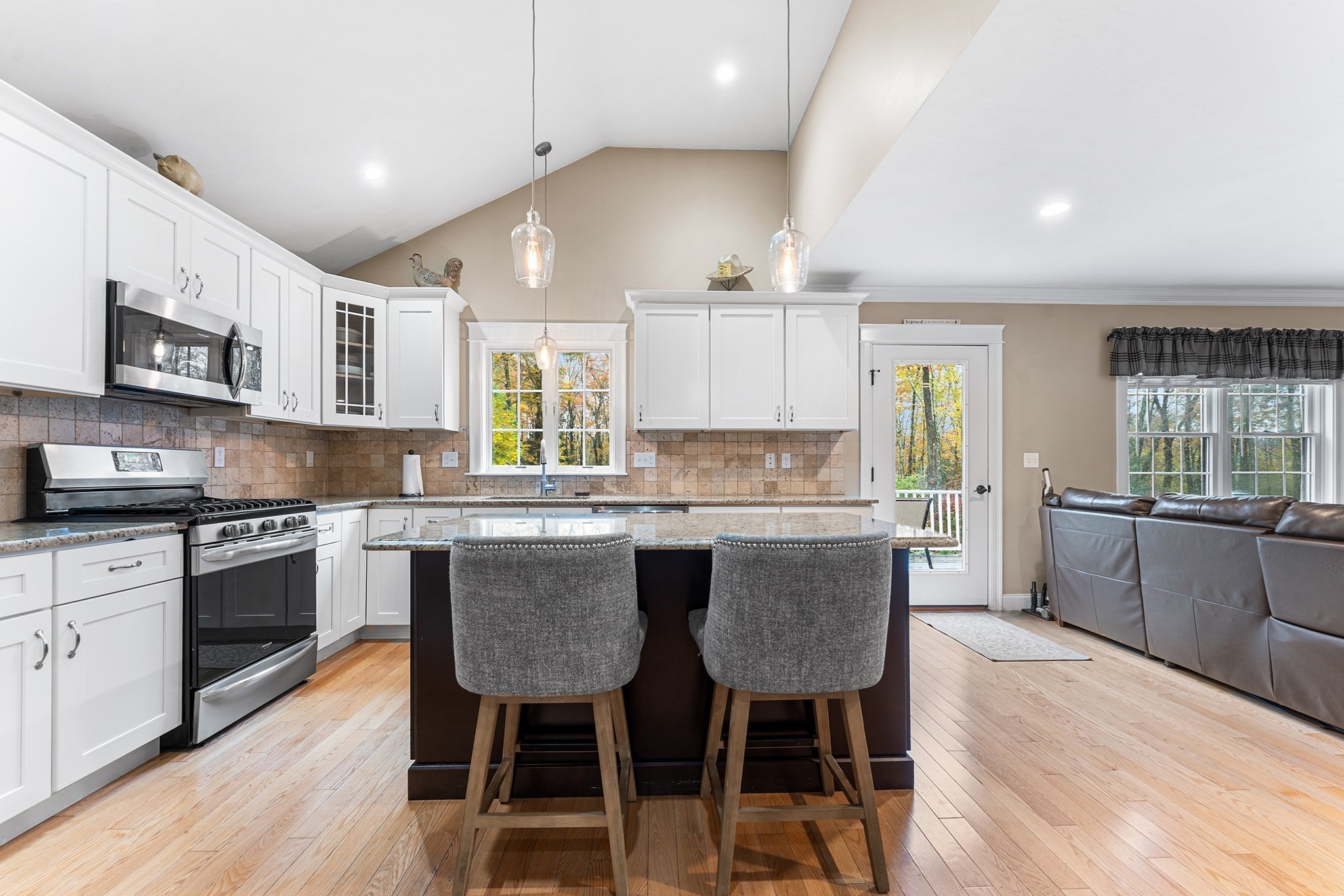 22 Washington St, Mendon, MA 01756 - Image 8