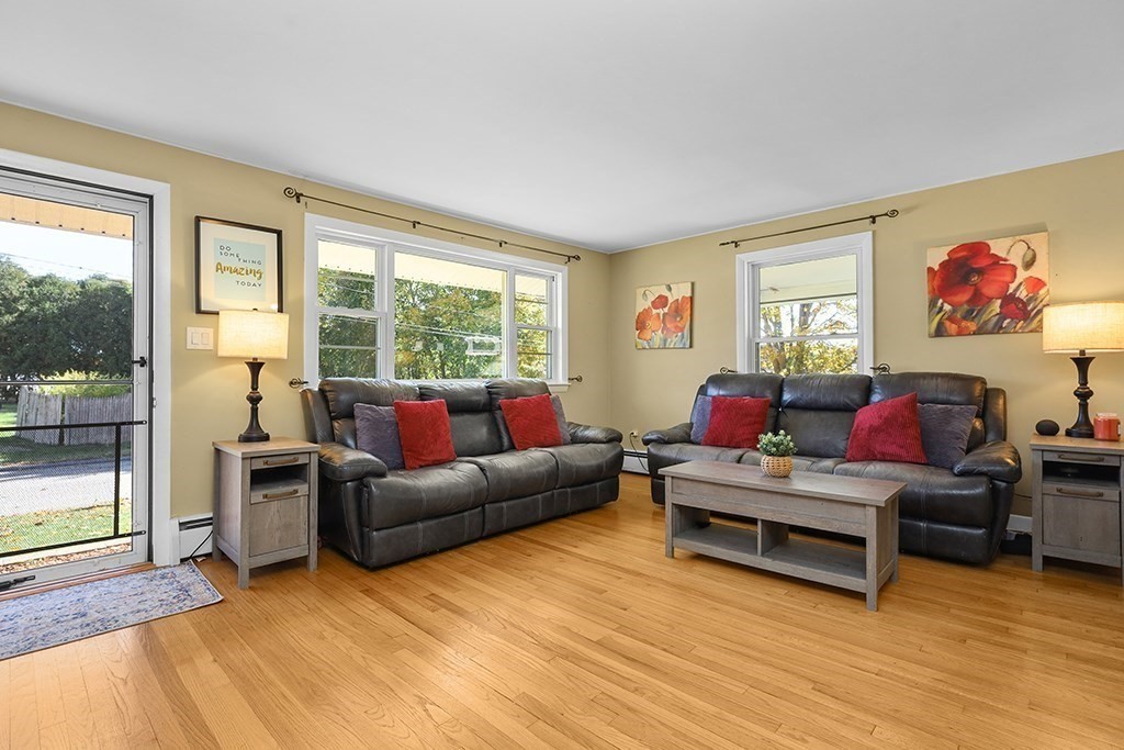29 Squire Ln, Bellingham, MA 02019 - Image 11