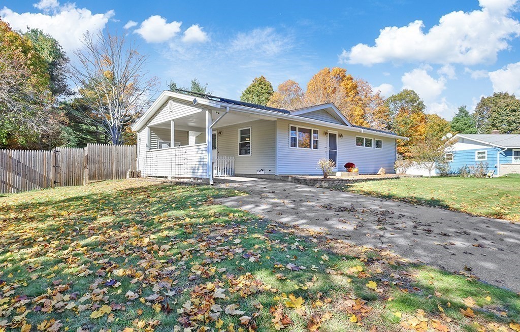 29 Squire Ln, Bellingham, MA 02019 - Image 4