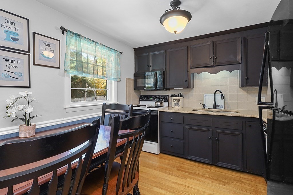 29 Squire Ln, Bellingham, MA 02019 - Image 5