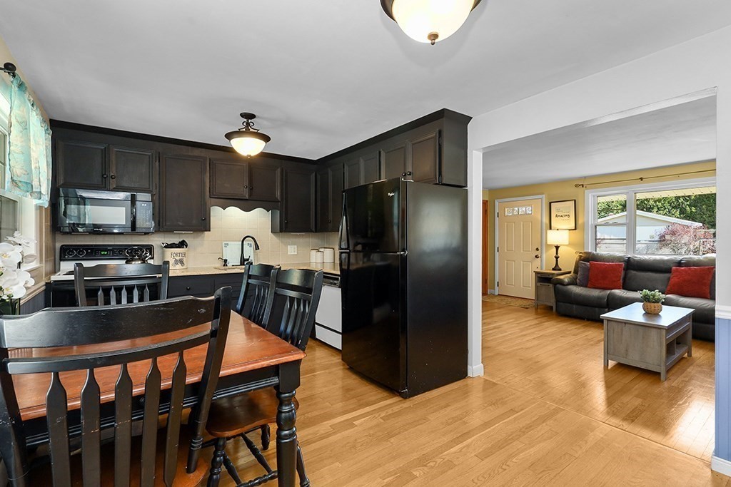 29 Squire Ln, Bellingham, MA 02019 - Image 7