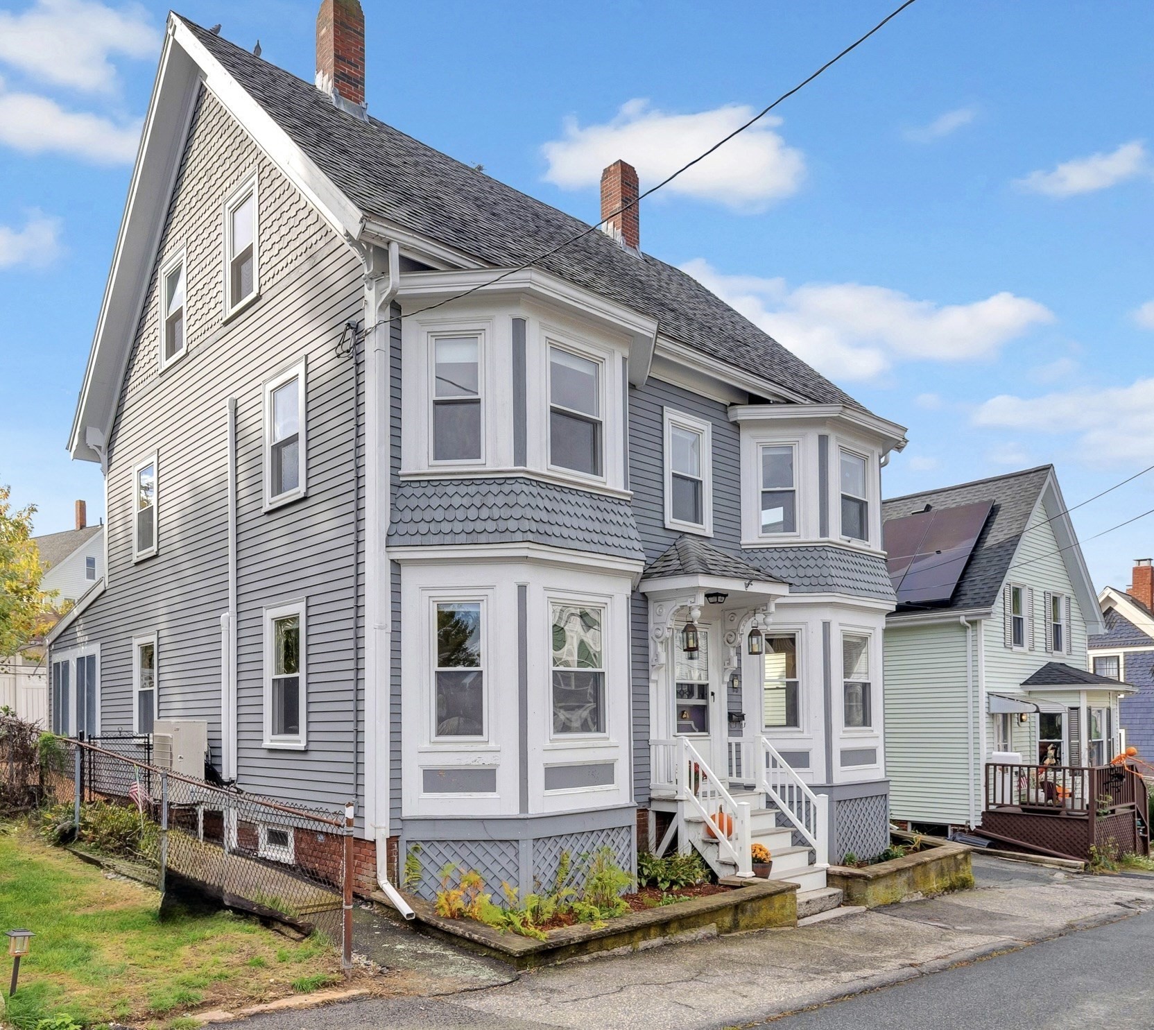 7 Harold Ave, Gloucester, MA 01930