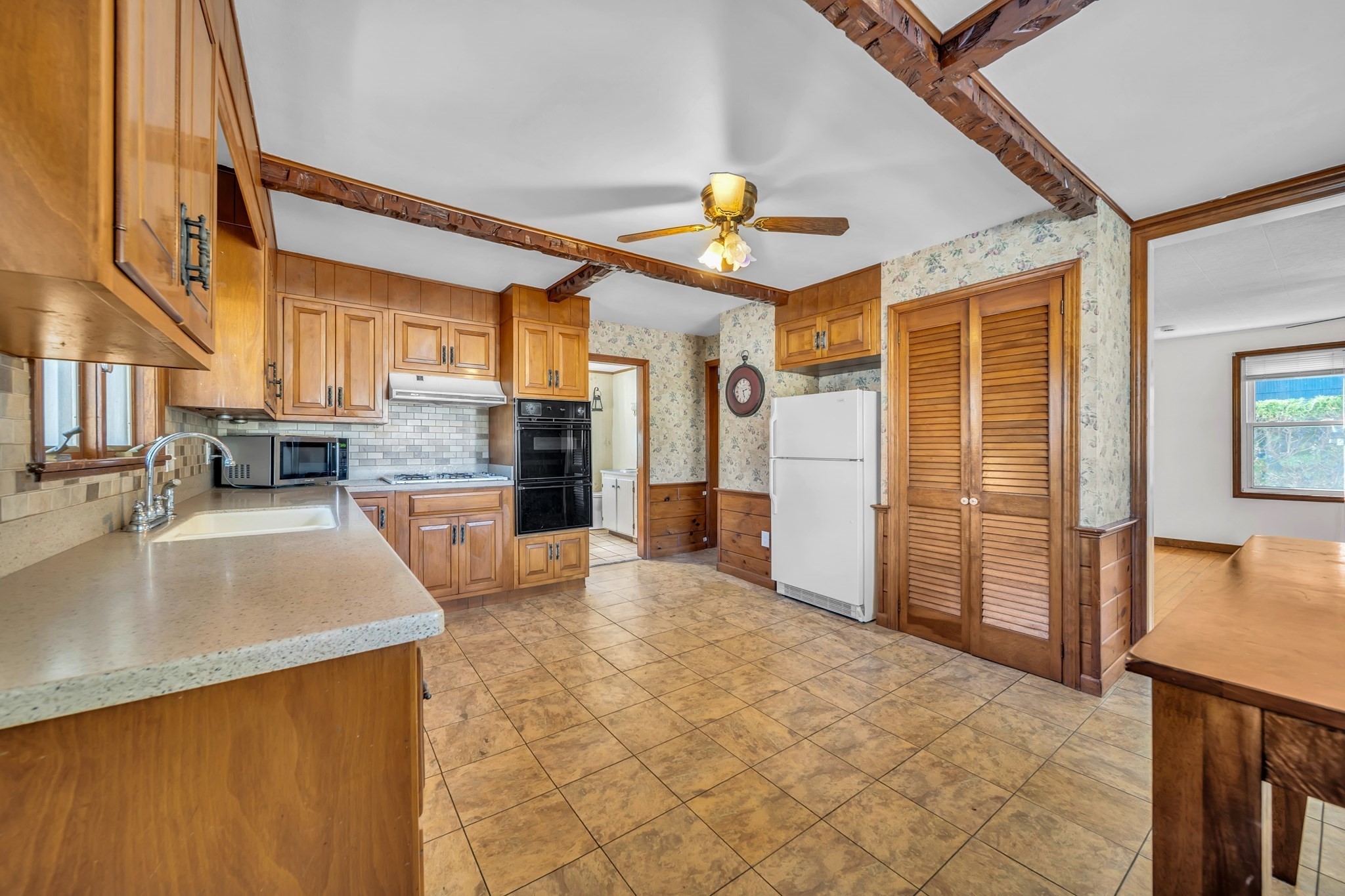 36 England Ave, Fitchburg, MA 01420 - Image 9