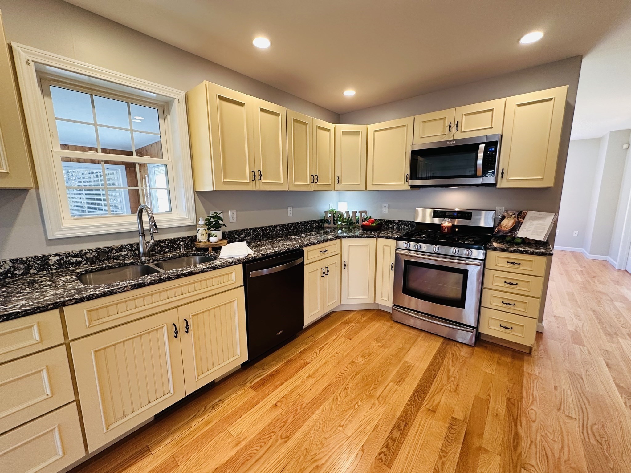 16 Rita Ln, Belchertown, MA 01007 - Image 3