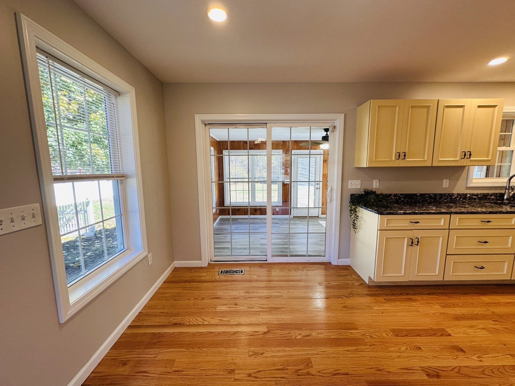 16 Rita Ln, Belchertown, MA 01007 - Image 5