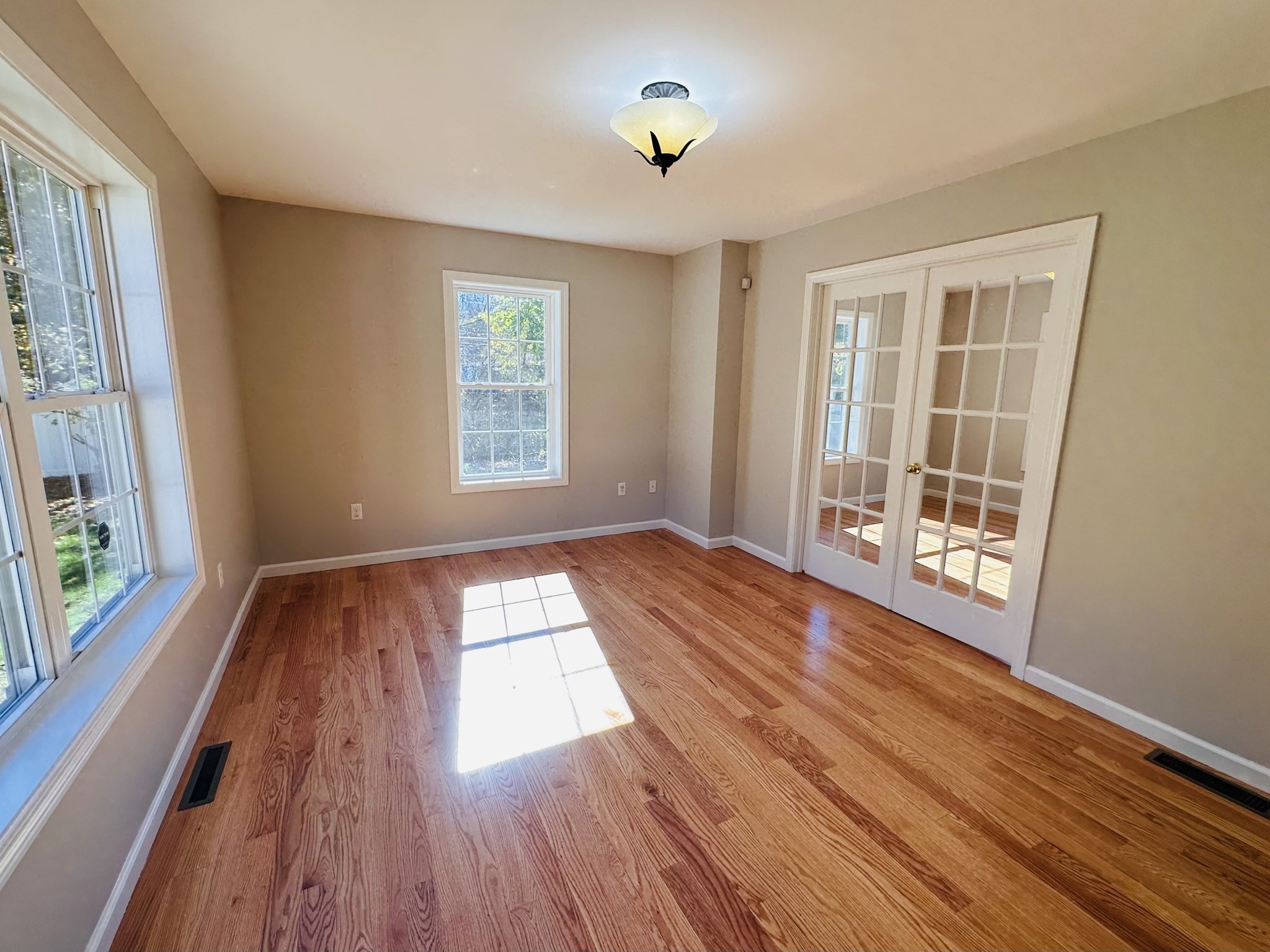 16 Rita Ln, Belchertown, MA 01007 - Image 9