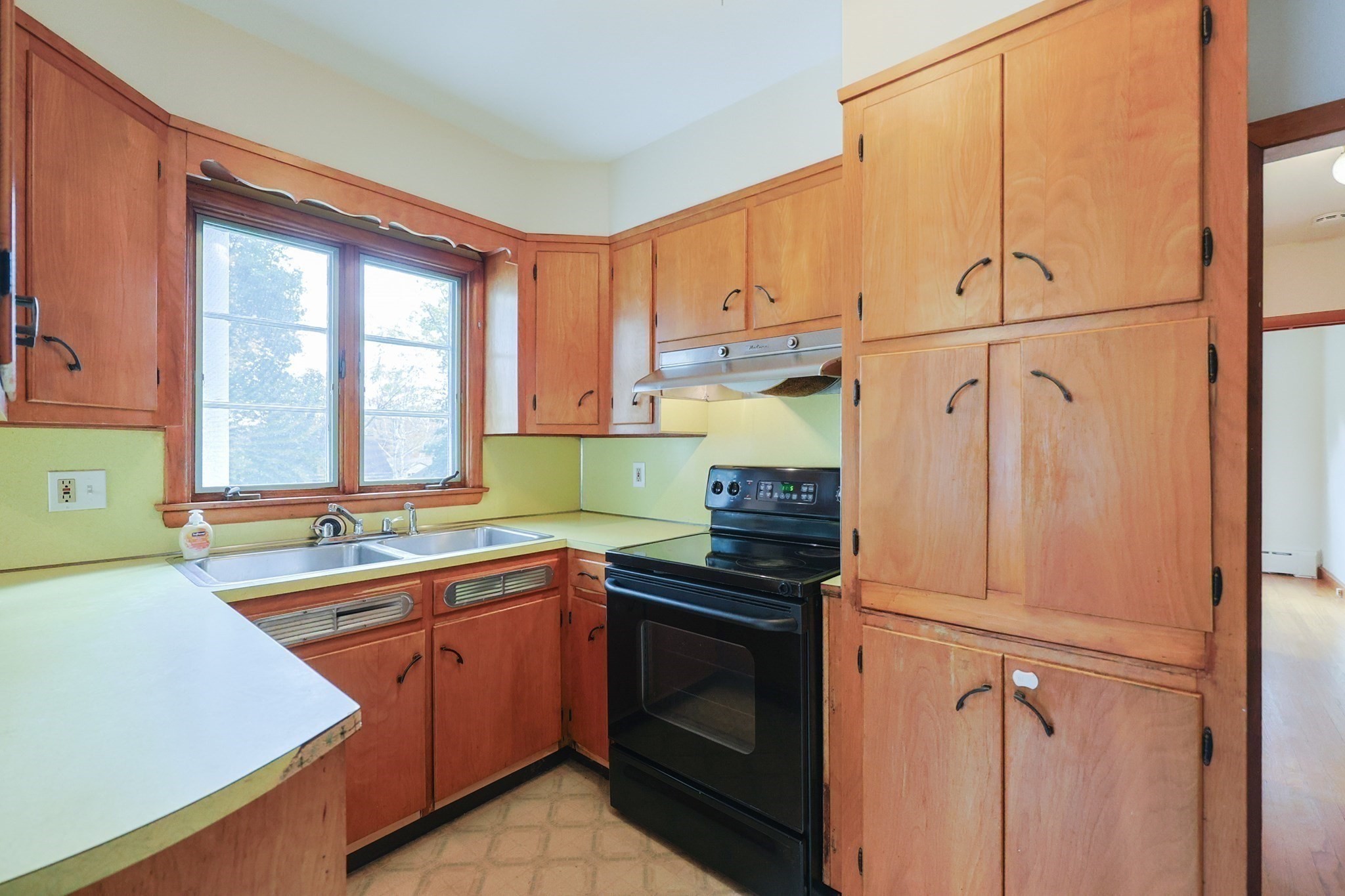 66 Meadow Ln, Somerset, MA 02726 - Image 12