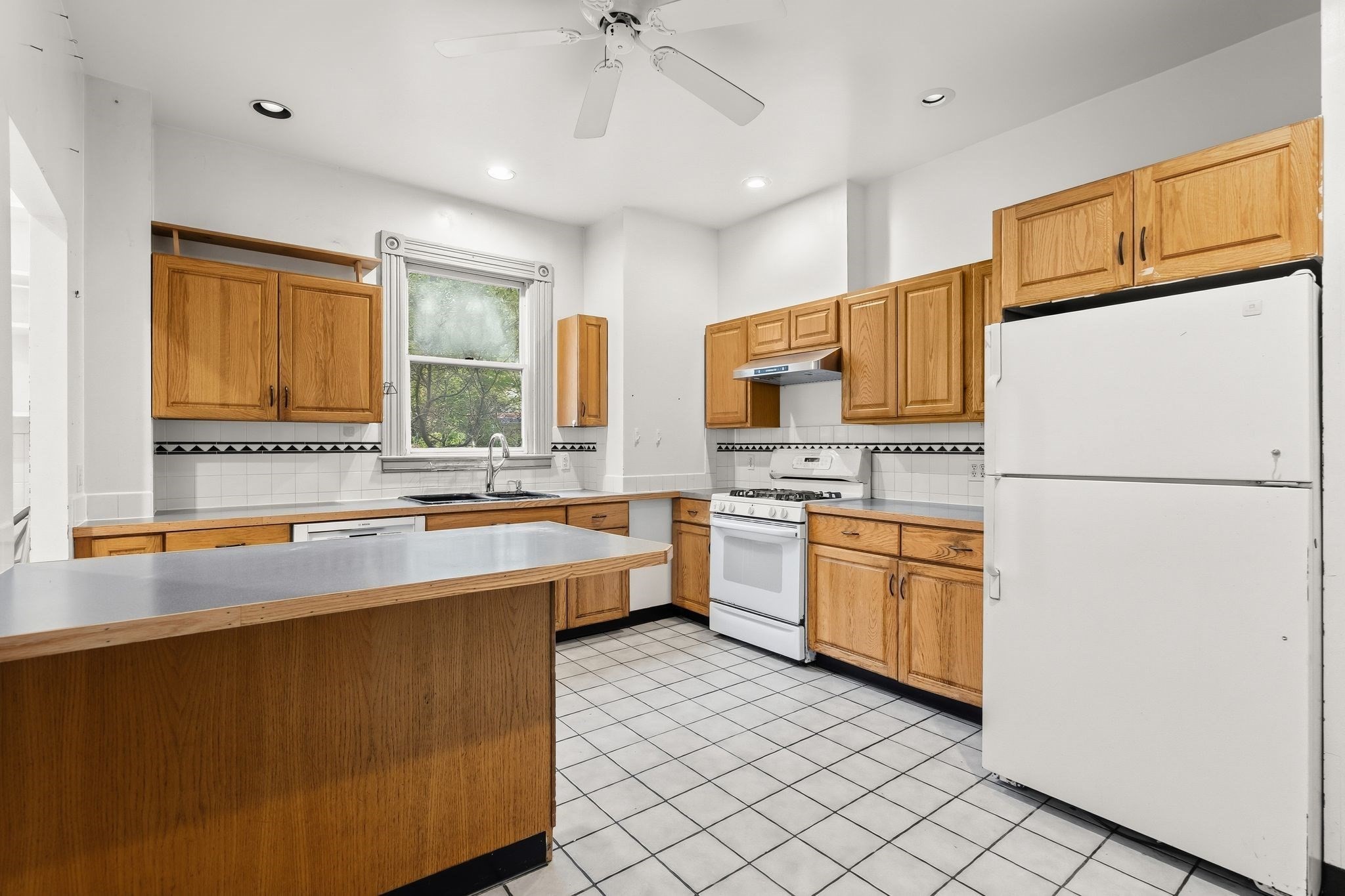 30 Walnut St, Somerville, MA 02143 - Image 12
