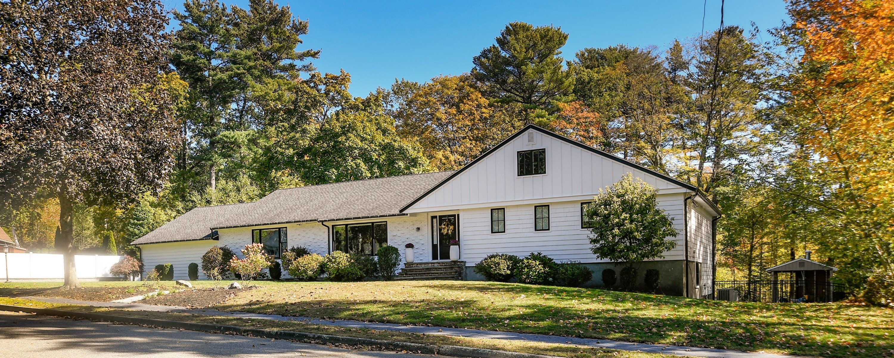 23 Tophet Rd, Lynnfield, MA 01940