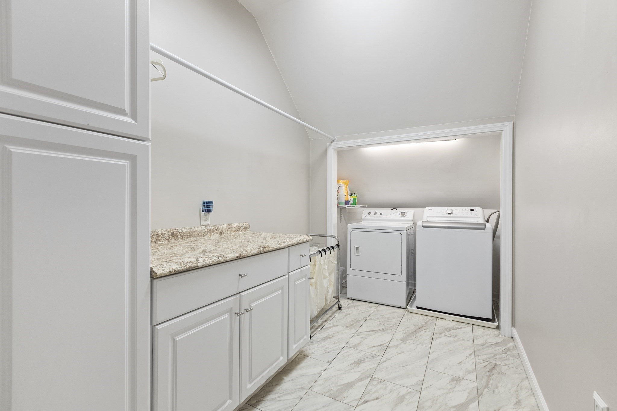 16 Hilltop Dr, Douglas, MA 01516 - Image 32