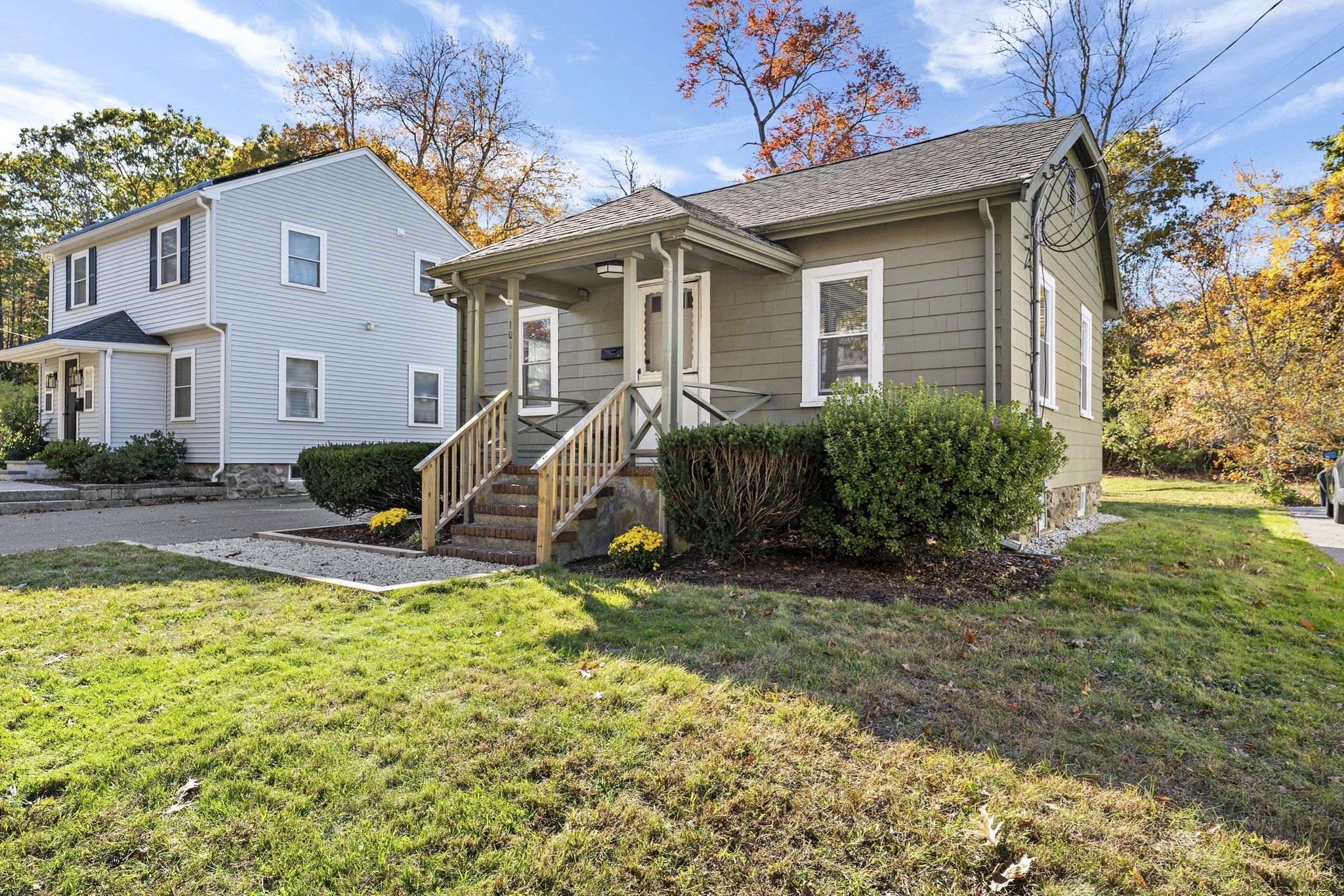 1011 Webster St, Needham, MA 02492