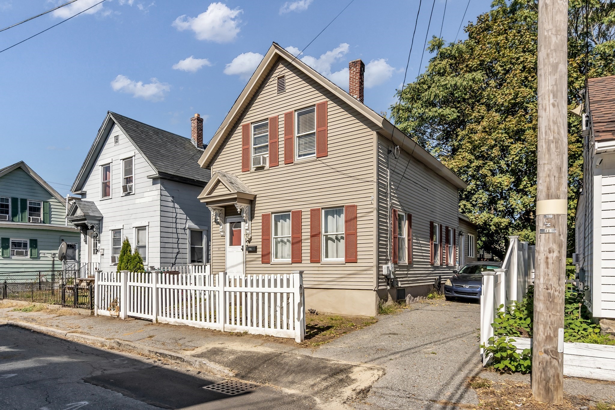 35 W 9th St, Lowell, MA 01850