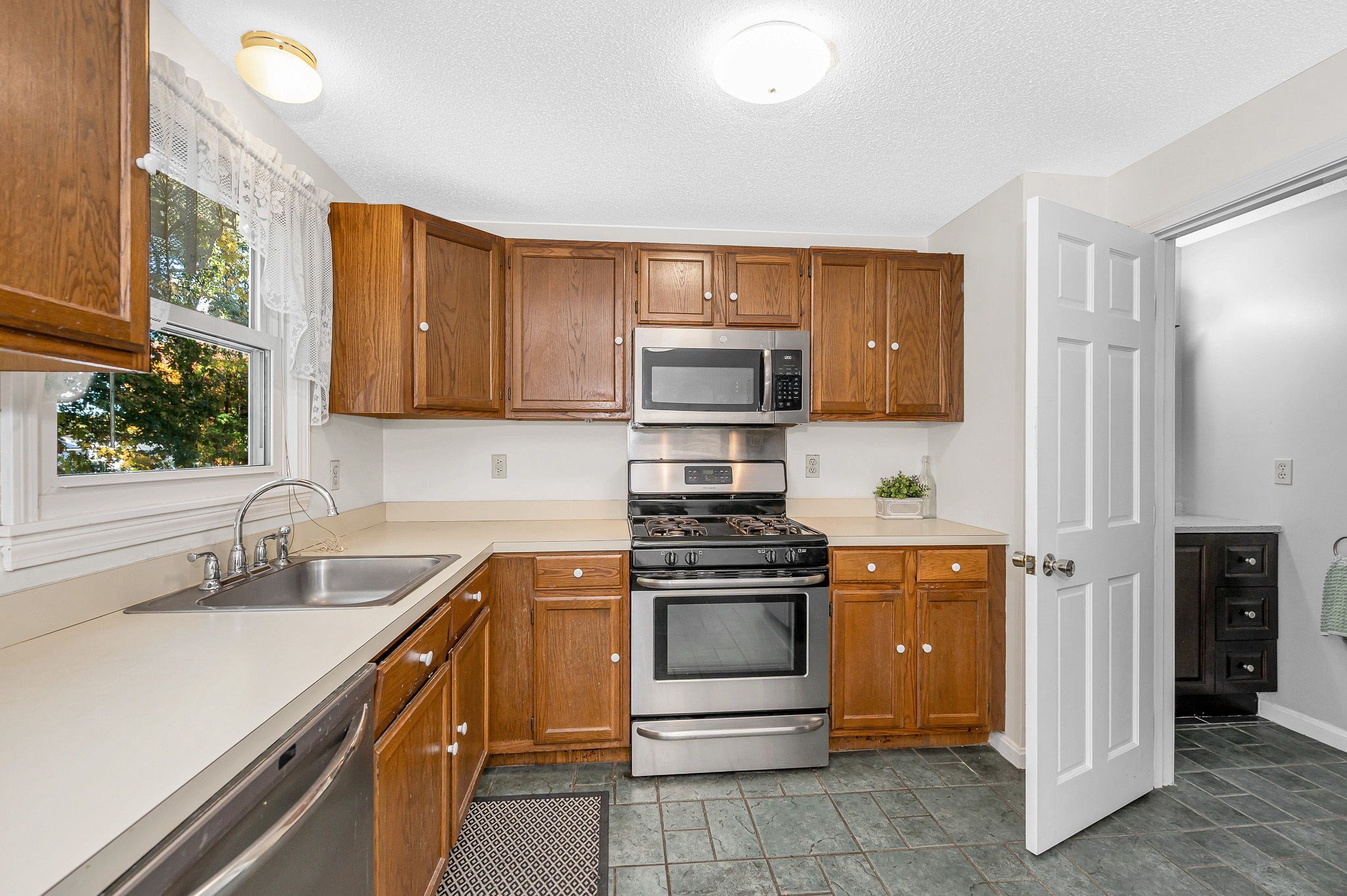 173 Merrimack Meadows Ln Unit 162, Tewksbury, MA 01876 - Image 11