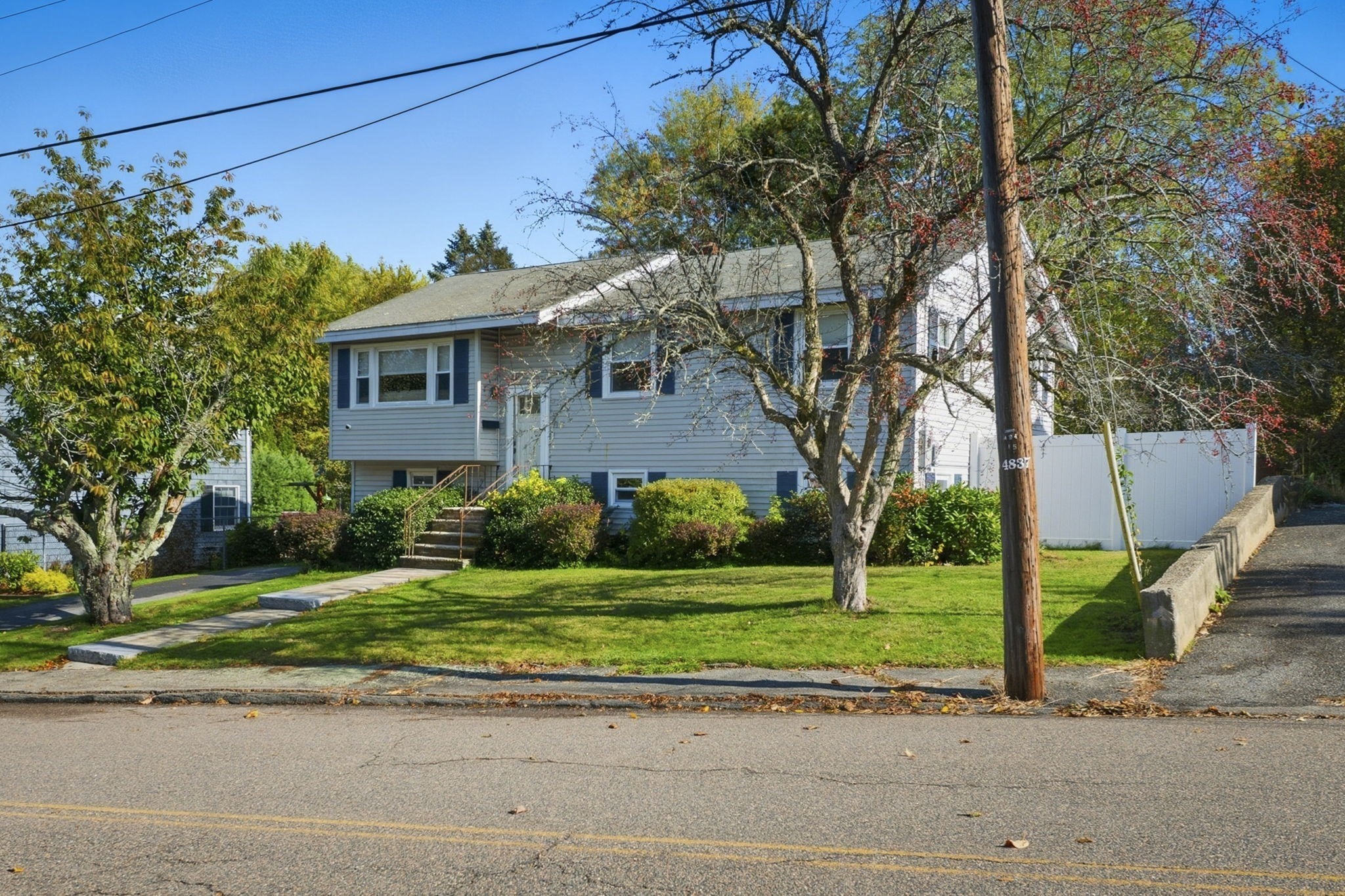 39 Gallows Hill Rd, Salem, MA 01970