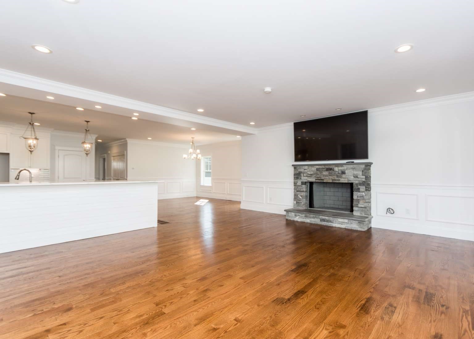 28 Goldencrest Ave, Waltham, MA 02451 - Image 9