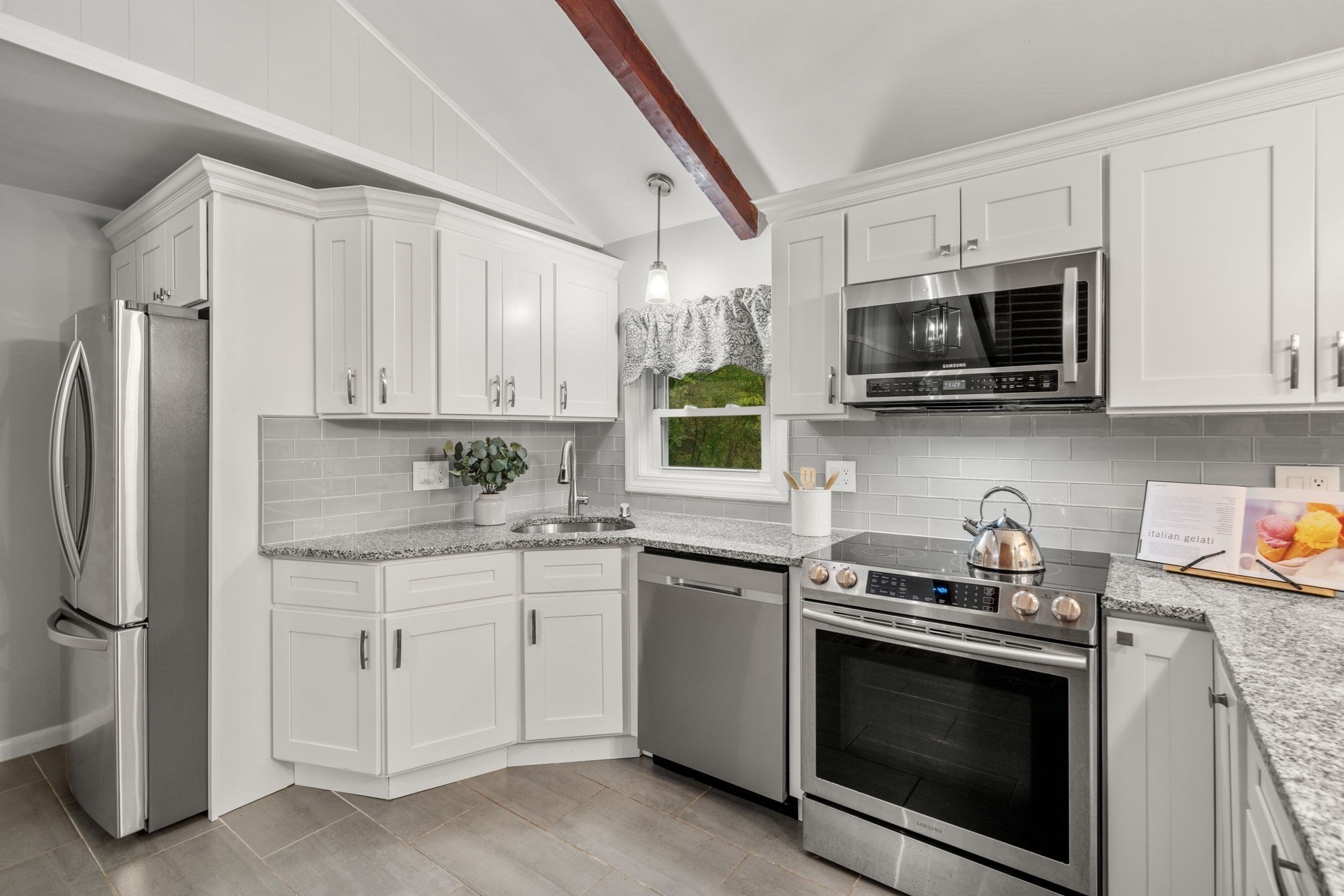 35 Beachview Ave, Malden, MA 02148 - Image 11