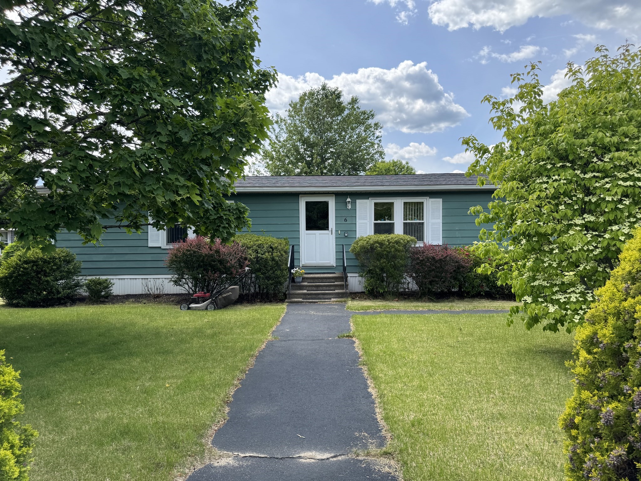 6 Castle Rd., Attleboro, MA 02703